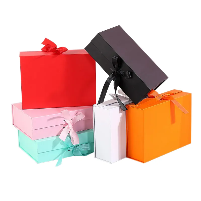 ZL Wholesale Luxury Wedding Favors Sweet Bridesmaid Christmas Packaging Foldable Cardboard Magnetic Gift Box With Ribbon Closure